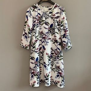 NWT Banana Republic Dress / Size 4 / Floral Design